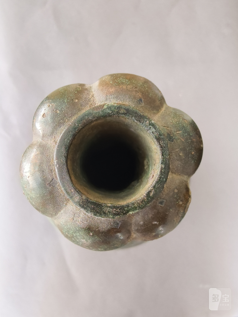 A bronze "garlic head" bottle vase - 图8